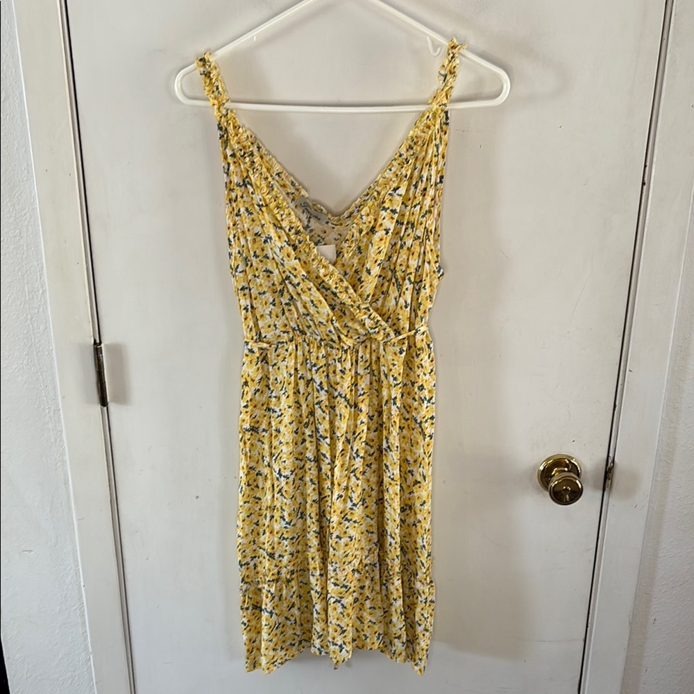 Tracies Addie white yellow floral print dress with ruffles Size Large